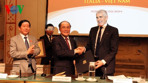 Italy-Vietnam Friendship Parliamentarian Group debuts  - ảnh 2